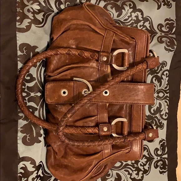 Isabella Adams - Picture 2 of 5